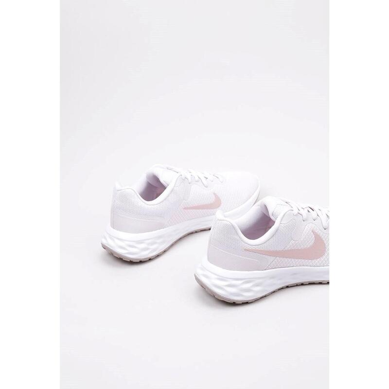 Sapatilhas de corrida Nike Revolution 6 para mulher