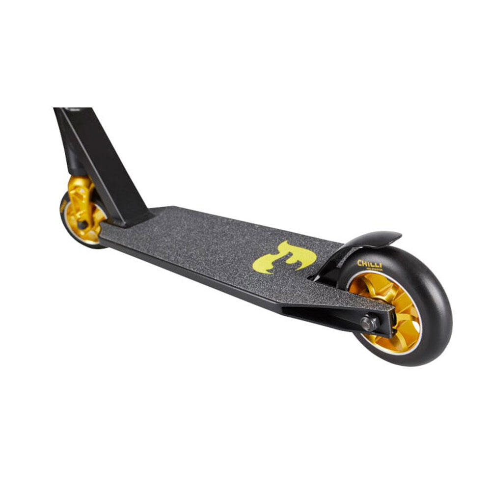 Trottinette Freestyle Chilli Pro Scooter 3000 Noir et Or 5/7