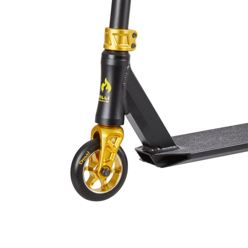 Trottinette Freestyle Chilli Pro Scooter 3000 Noir et Or 3/7