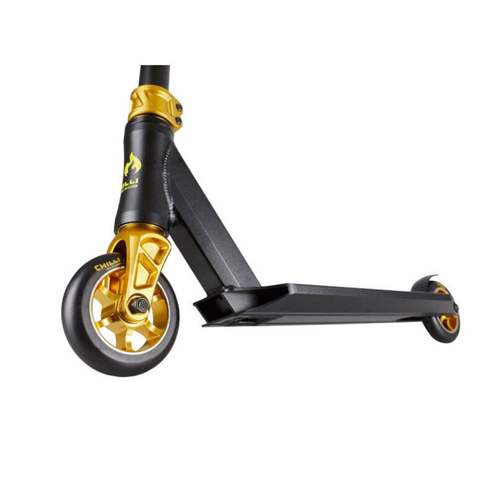 Trottinette Freestyle Chilli Pro Scooter 3000 Noir et Or 4/7