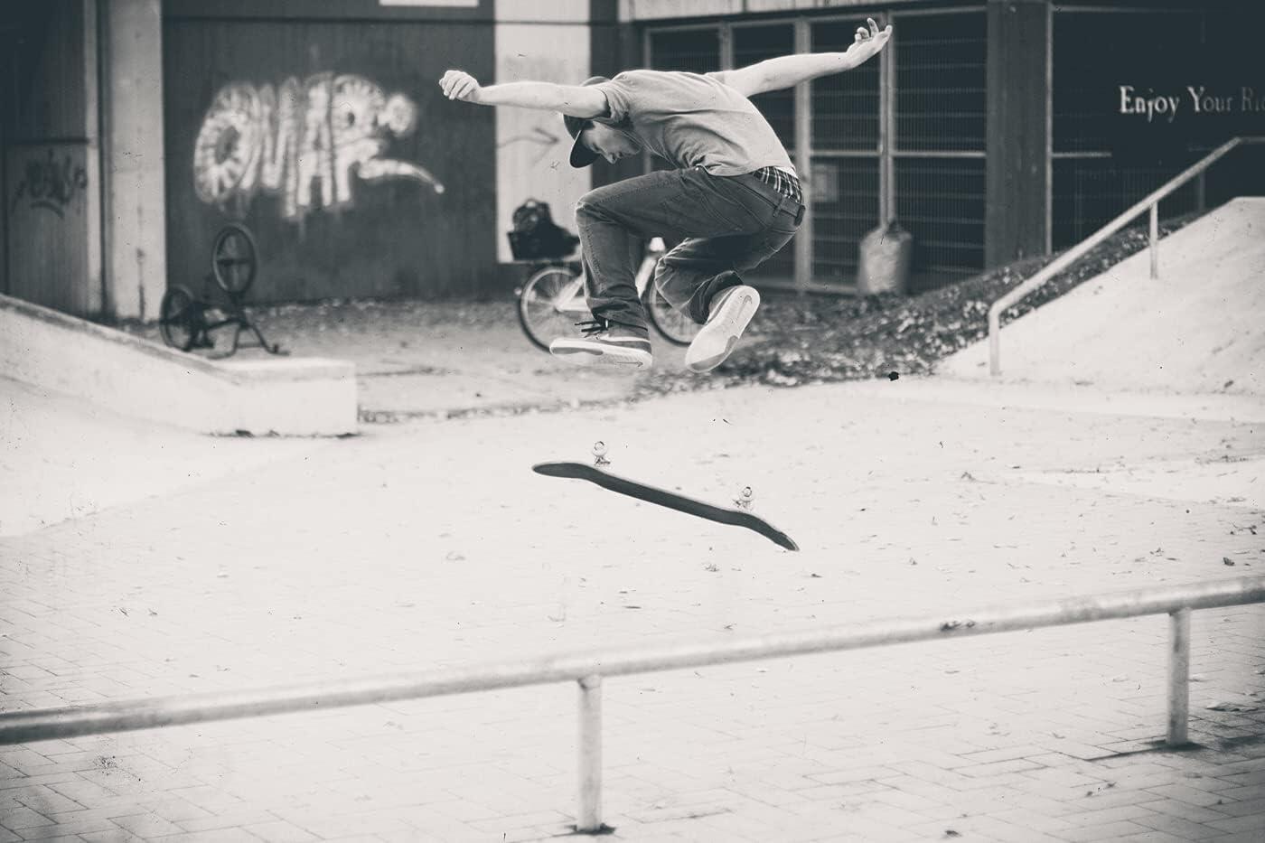 Skateboard NUHA 8.25" Black // Street & Cruiser Skateboard 7/7