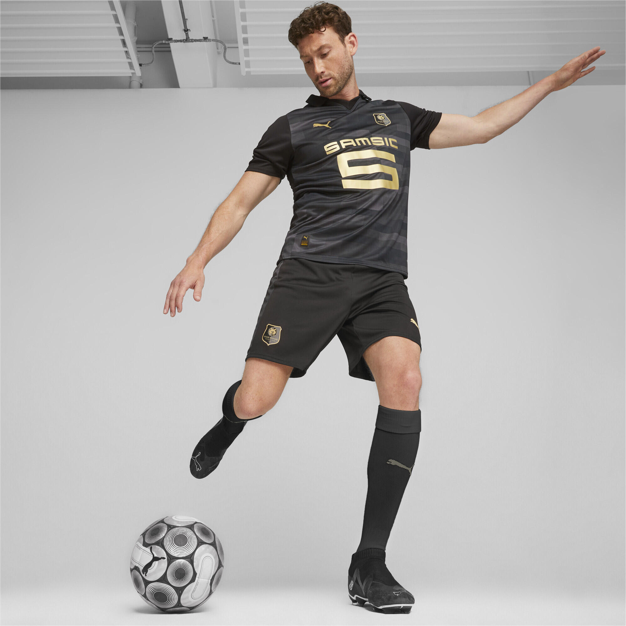 Stade Rennais F.C. voetbalshort PUMA Black Matte Gold Beige 3/7