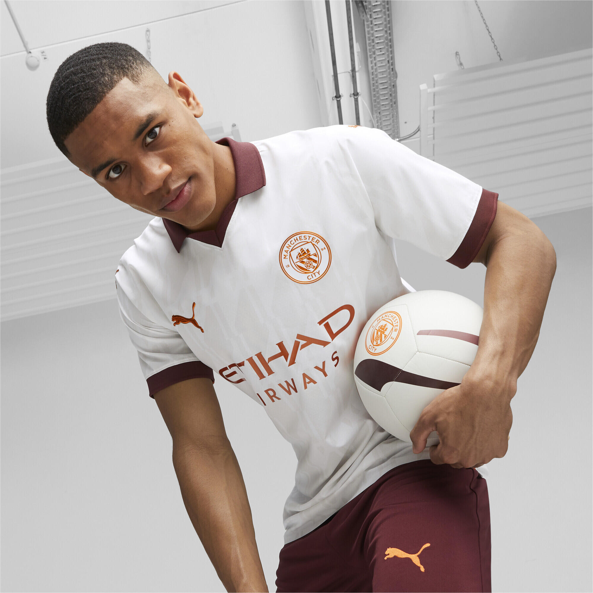 Maillot Authentic Away 23/24 Manchester City PUMA White Aubergine Purple 2/6