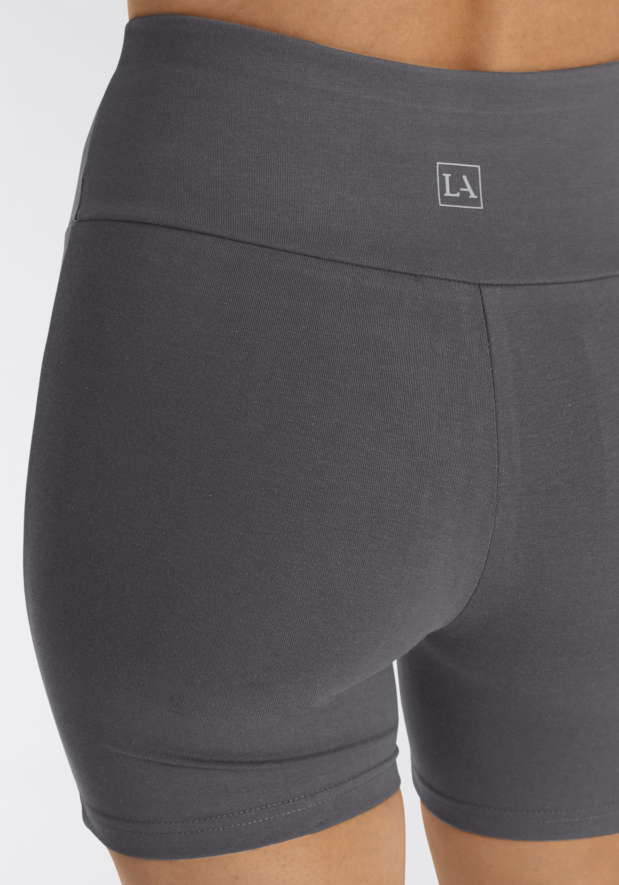 Damen Shorts 6/7