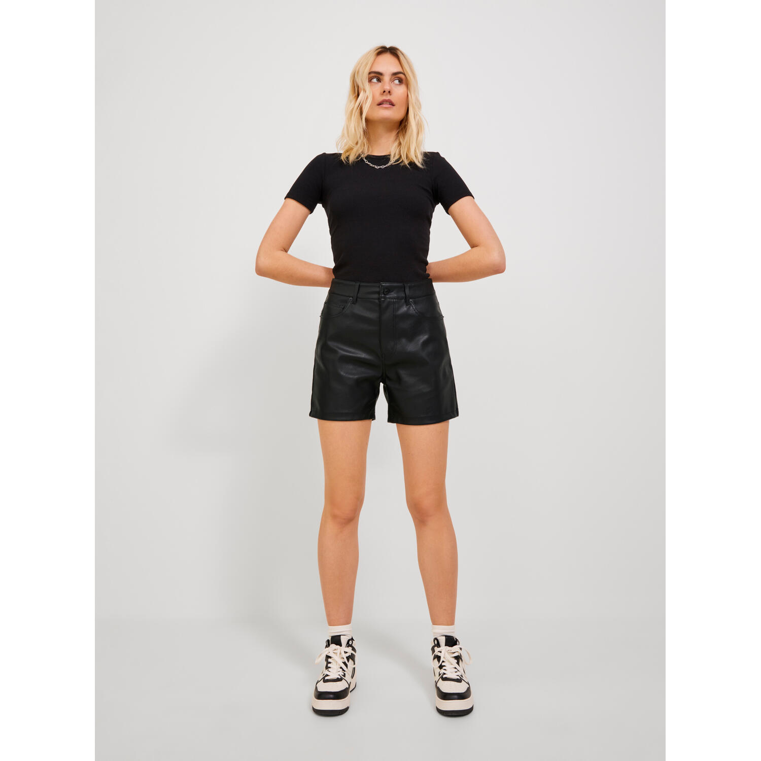 Pantaloncini da donna in similpelle JJXX Kenya 4/7