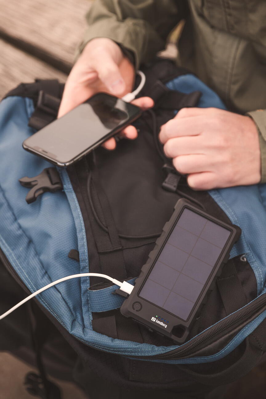 Powerbank solare SANDBERG 10000 mAh resistente e impermeabile 3/7