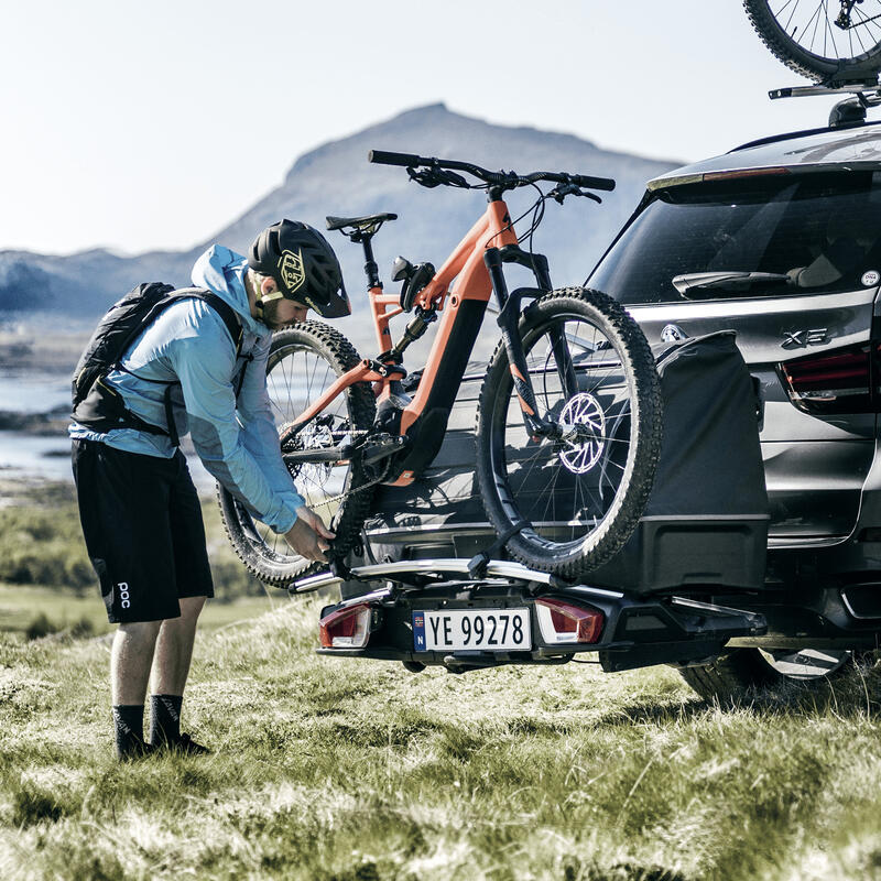 Portabici da installare sul gancio di traino Thule VeloSpace XT 2(3) bikes