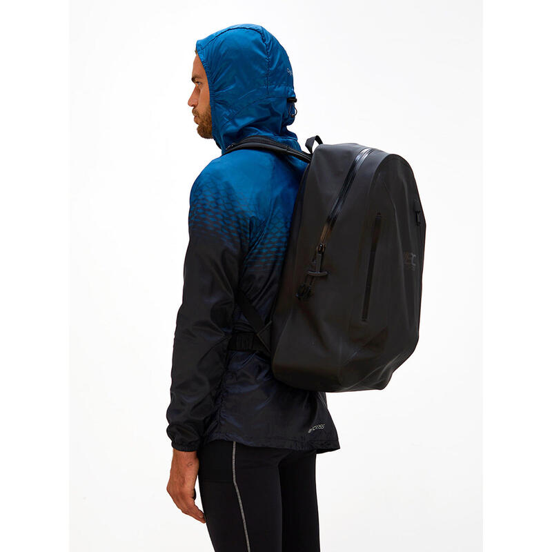 Mochila impermeable de 30 litros.