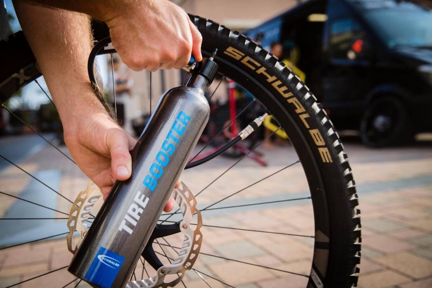 SCHWALBE - Pompe à vélo sans chambre à air 2/3