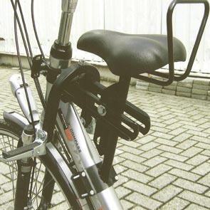 Zadel kinderzitje op buis damesfiets