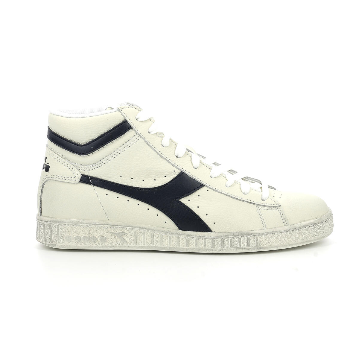 DIADORA picture