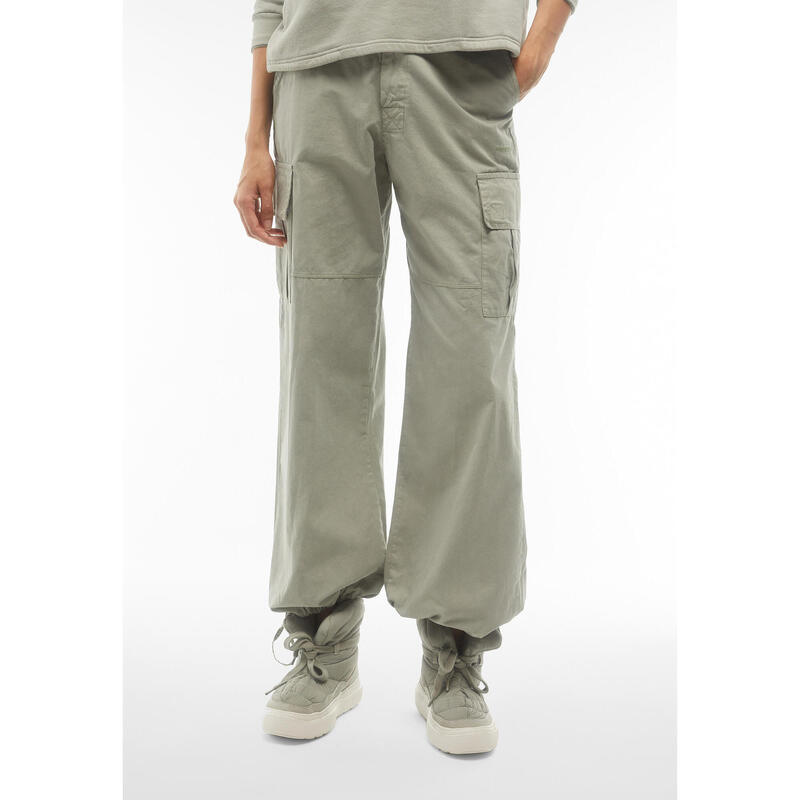 Pantalon cargo en toile teint en pièce