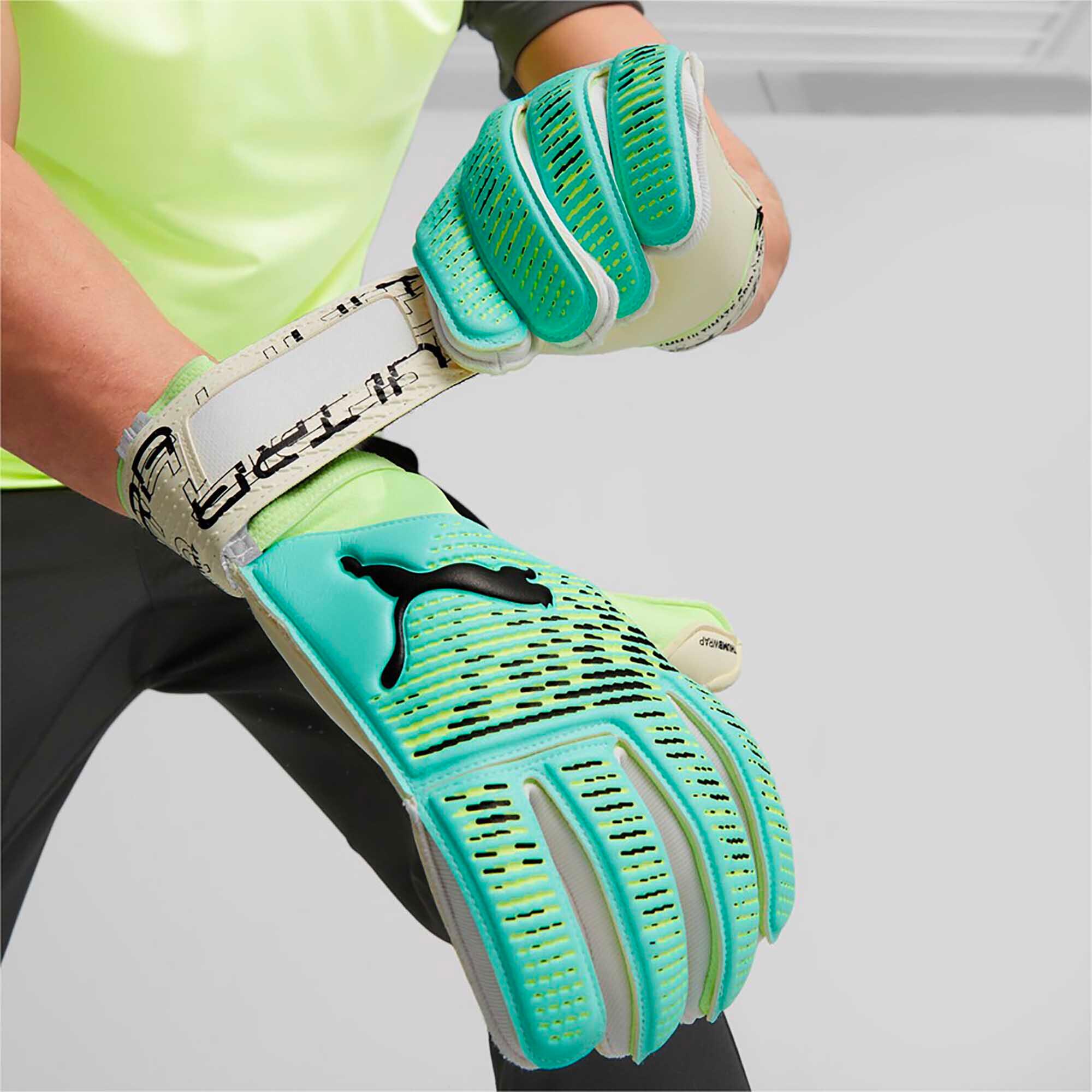 Guantes de portero ULTRA Grip 2 RC PUMA Electric Peppermint Fast Yellow Green 5/6