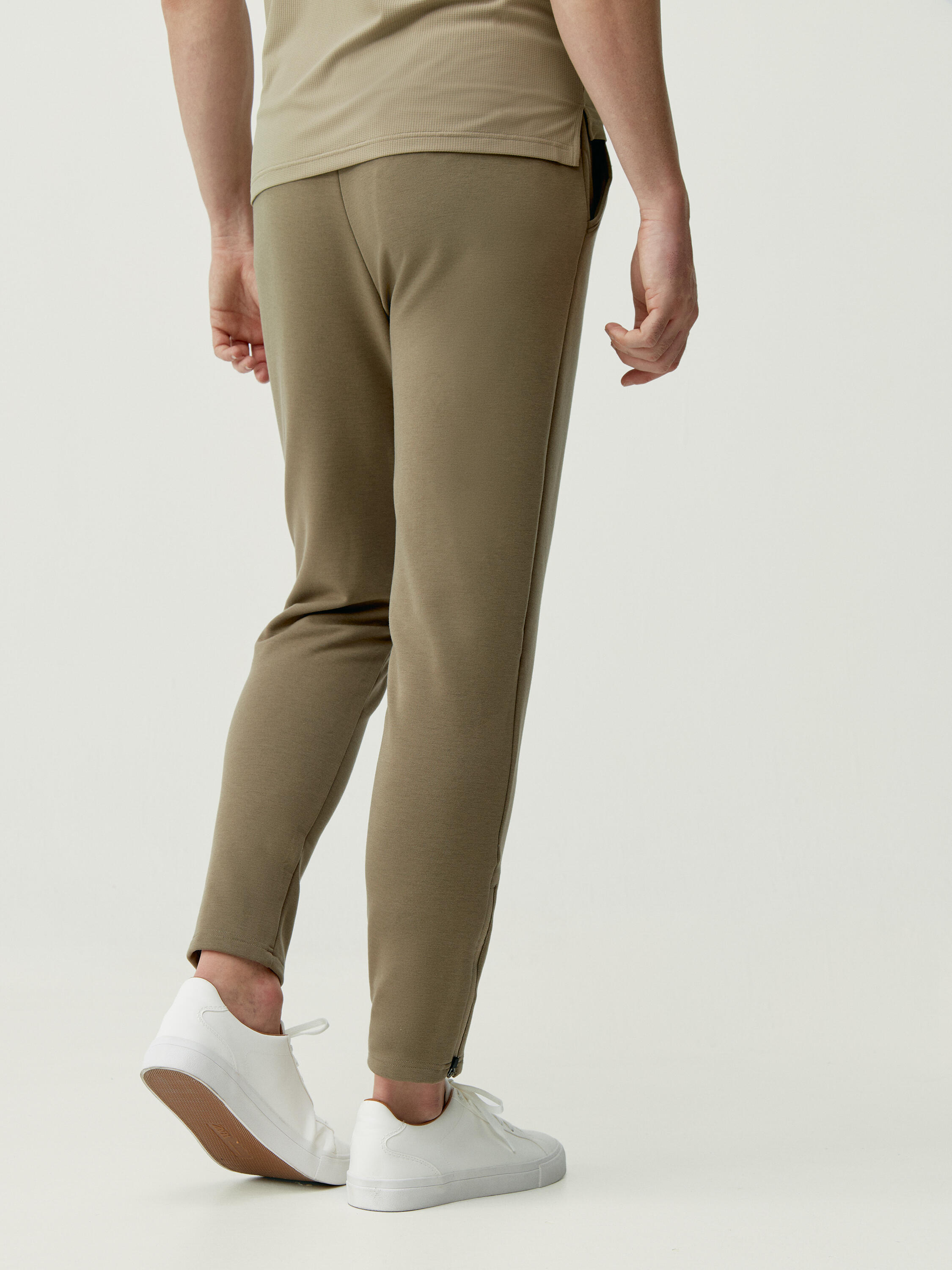 Pantaloni sportivi da uomo stile jogger in tessuto performante Jucar 2/5