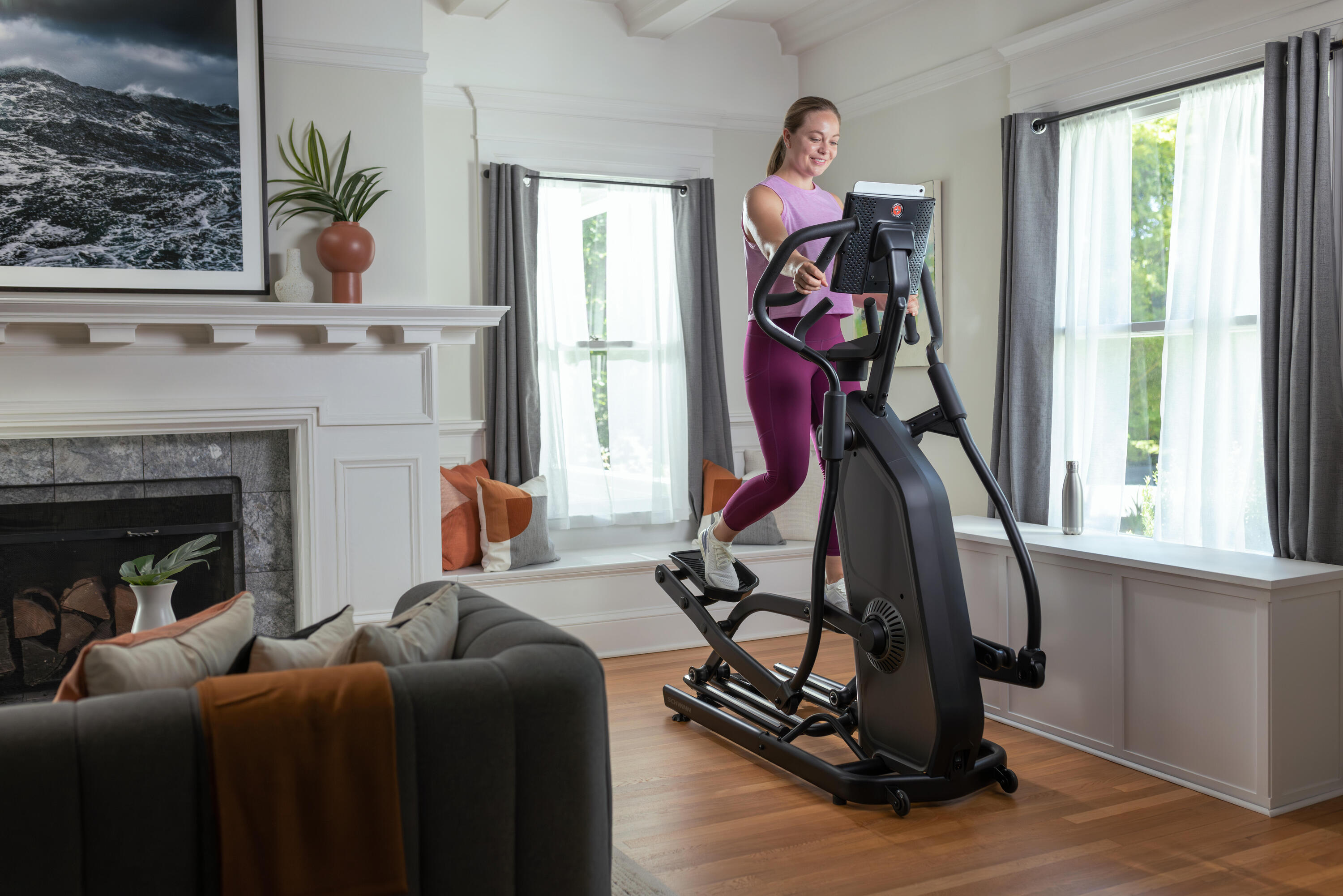 590E Elliptical Trainer 3/7