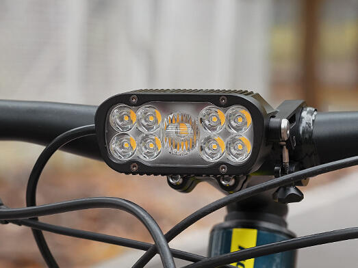 Lampe frontale ultra-puissante pour vélo Ravemen XR6000 4/7
