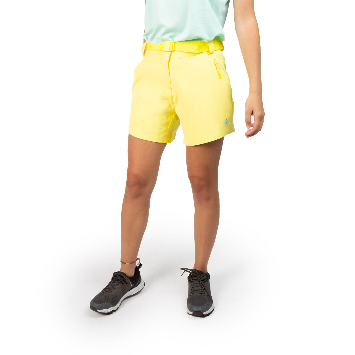 Izas Short Nagela II pour femme , idéal pour le trekking et la randonnée 3/5