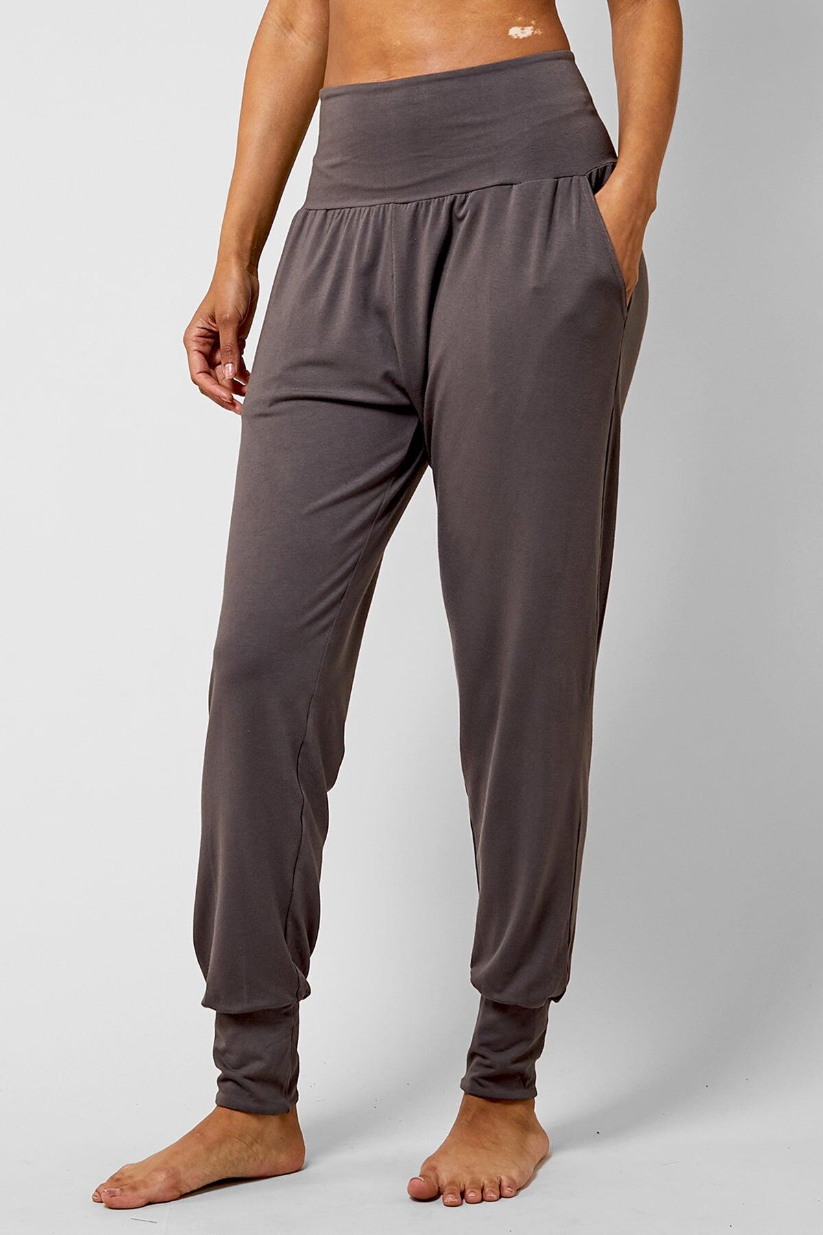 Lightweight Yoga Loose Side Pockets Cuffed Pant Mink 1/4