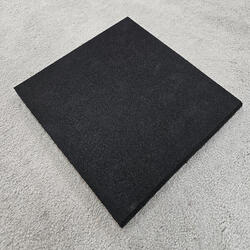 Suelo de gimnasio. Loseta de caucho 50 x 50 cm. 15mm(Negro)