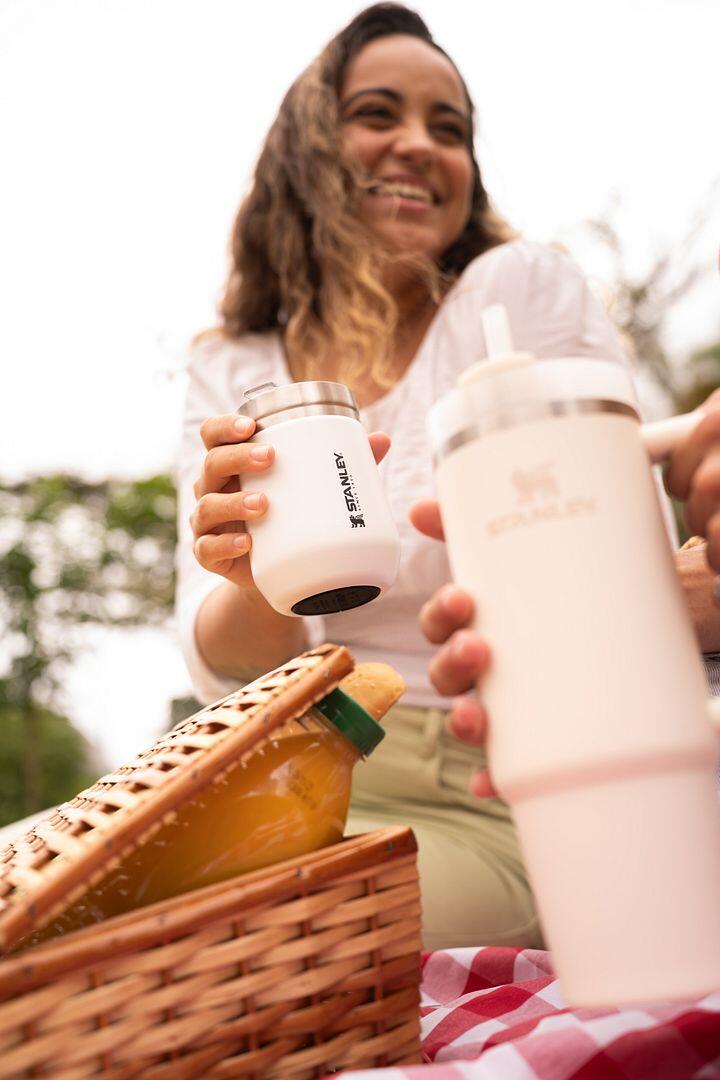 Trinkflasche IceFlow™ mit strohhalm 0,7L Thermosflasche Fitness Wasserflasche 7/9