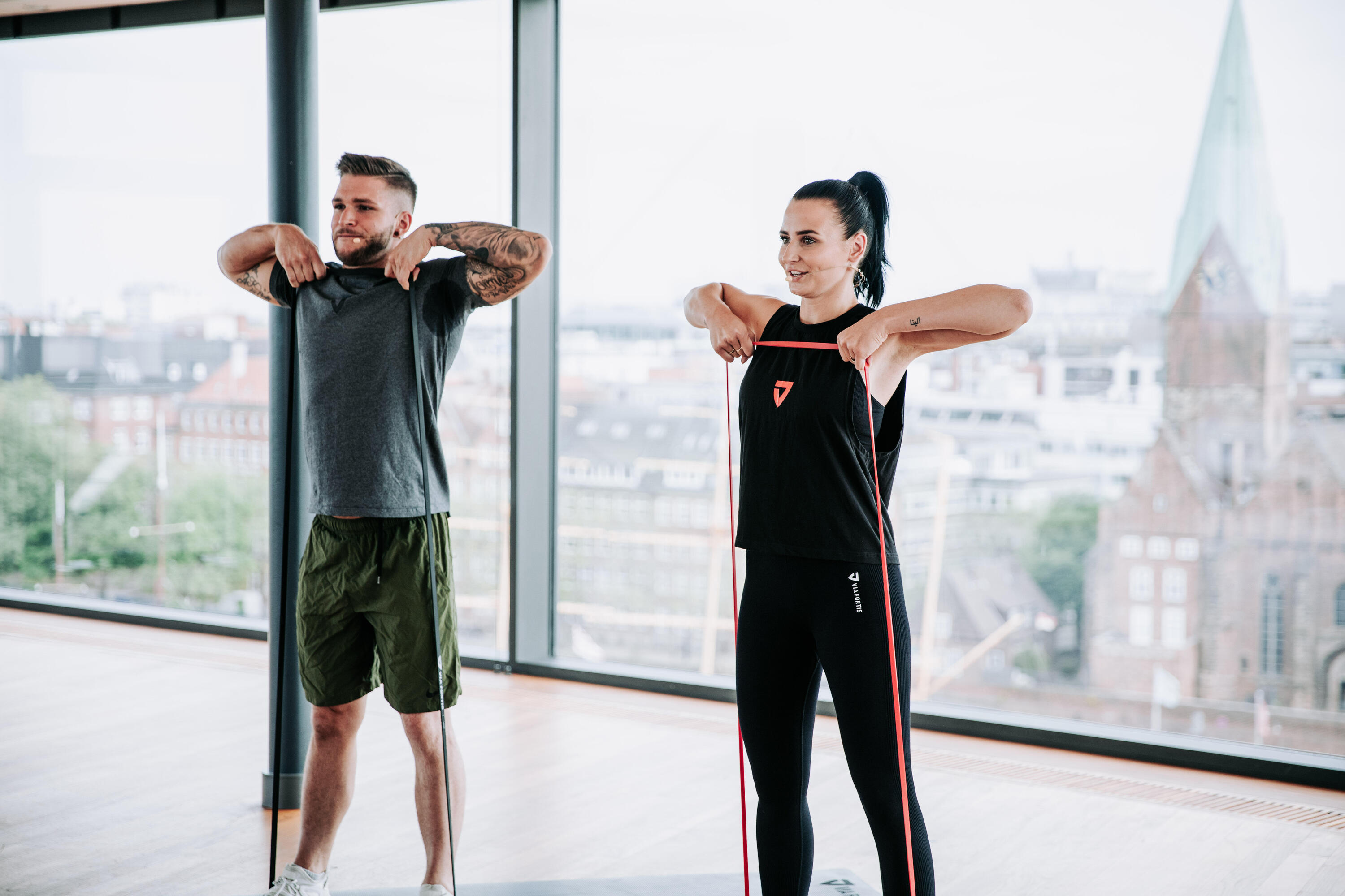Elastische band met oefeningsgids voor fitness, gym, stretching 2/2