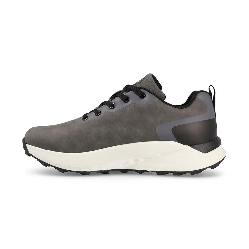 Zapatilla Trekking Triacastela Gris. Hombre