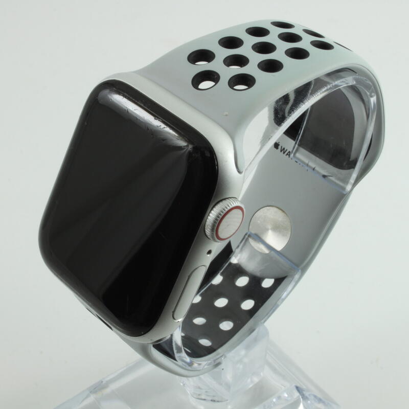 Second Hand - Apple Watch S5 Nike 40mm GPS+Cell Argento/PlatinoNero - Idoneo