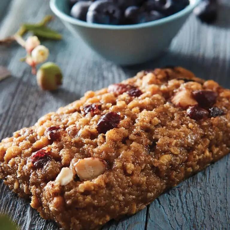 Baton energetyczny Clif Bar - blueberry crisp 68 g 3/4