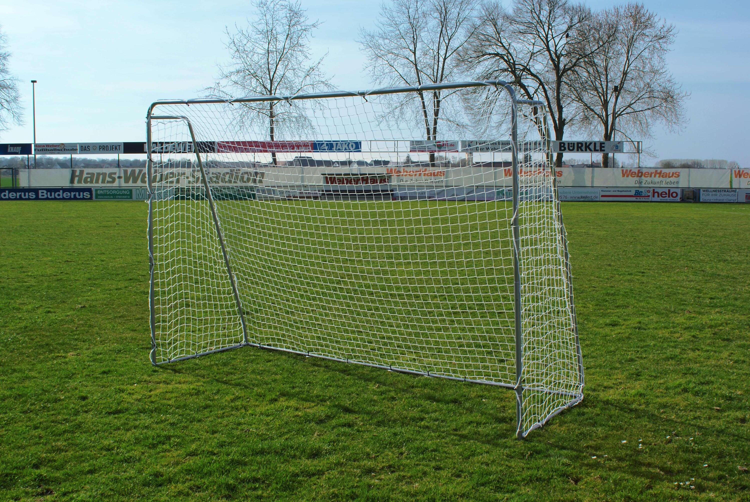Porta in acciaio 3x2m con pallone 5/8