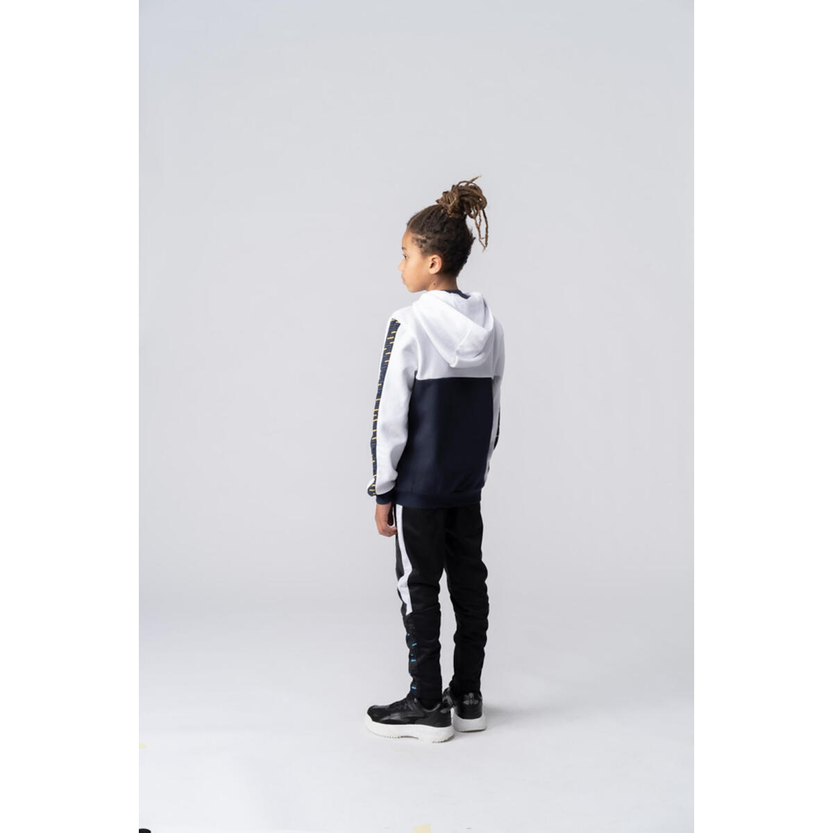 Sudadera Blanca y Azul Marino Umbro para Niño 1550 3/5