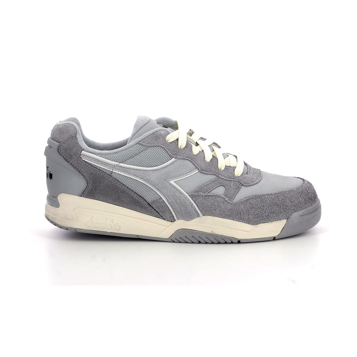 DIADORA picture