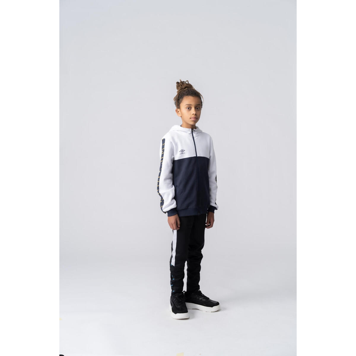 Sudadera Blanca y Azul Marino Umbro para Niño 1550 5/5