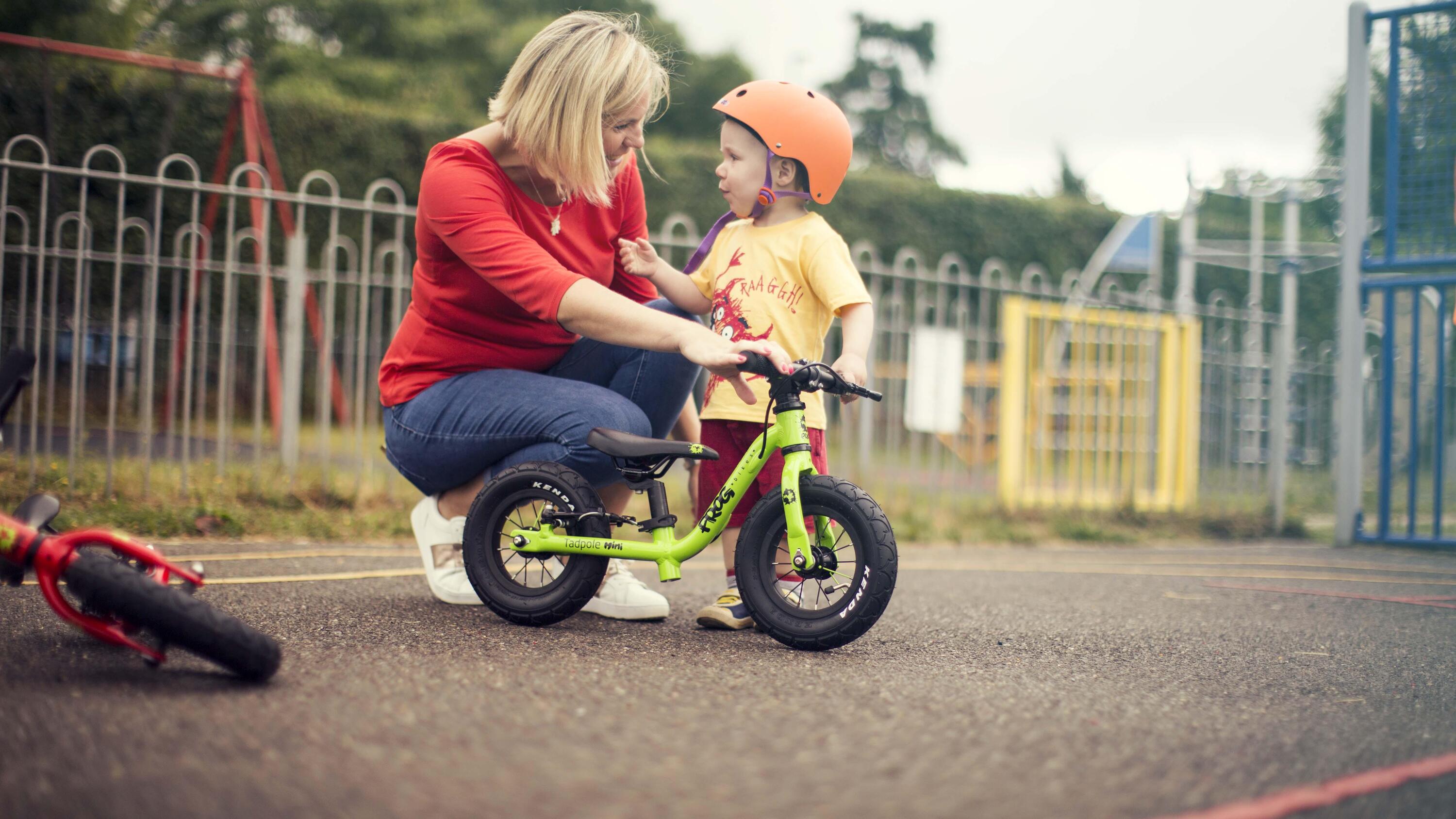 Tadpole Mini 10 Inch Lightweight Kids Balance Bike For 18 Months-2 Years - Pink 2/6