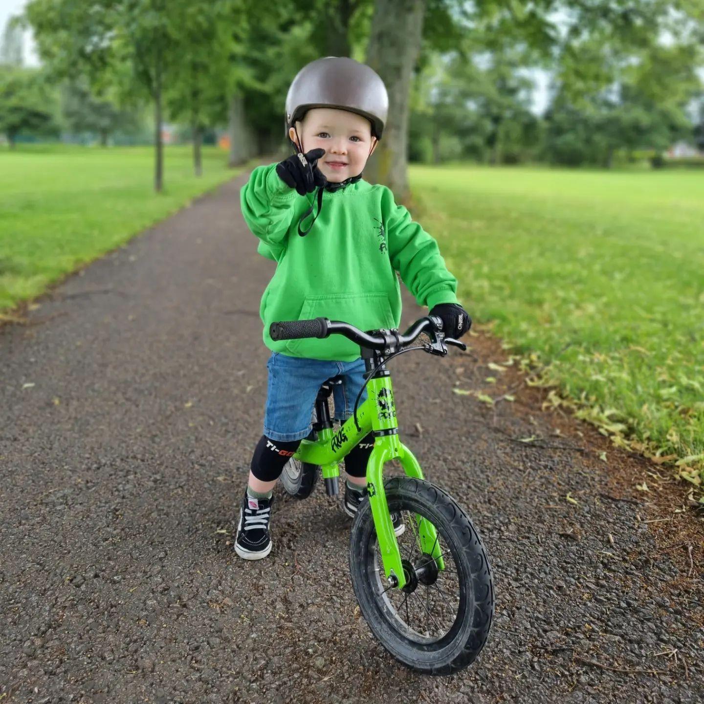 Tadpole 12 Inch Lightweight Kids Balance Bike For 2-3 Years - Green 2/6