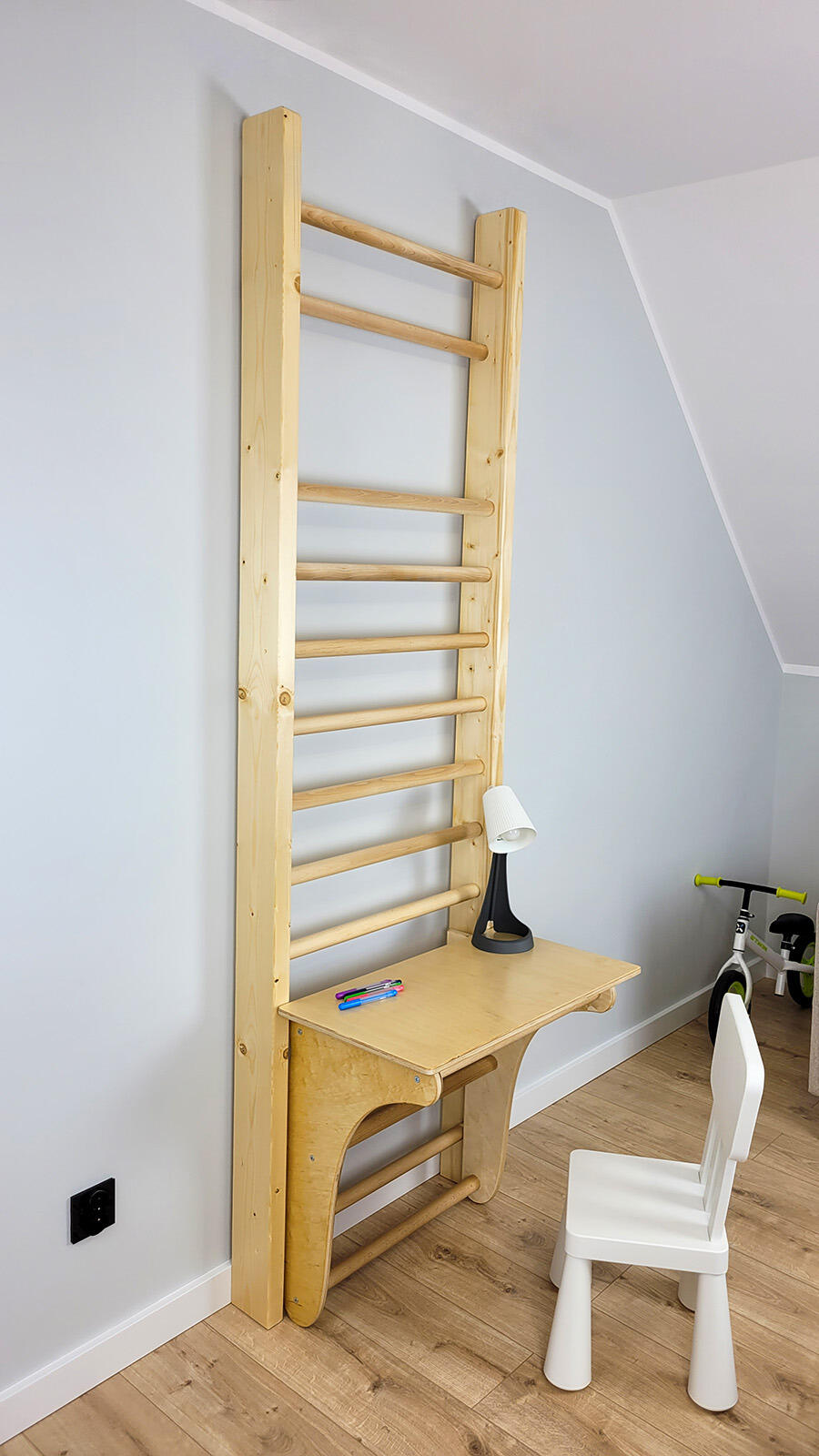 Drabinka gimnastyczna Leon 230 x 80 cm drewniana + drążek + blat UNDERFIT 4/6
