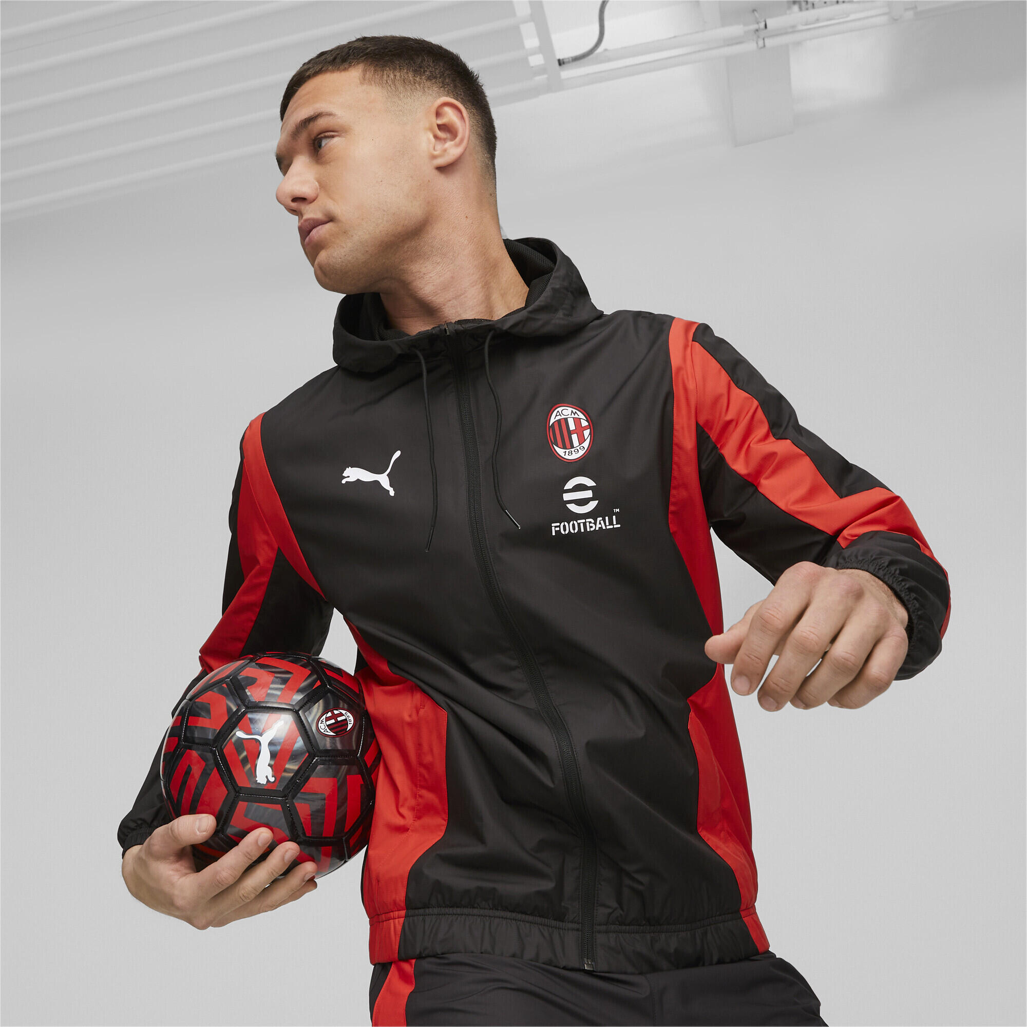 Chaqueta de fútbol A.C. Milan prepartido Hombre PUMA Black For All Time Red 2/6
