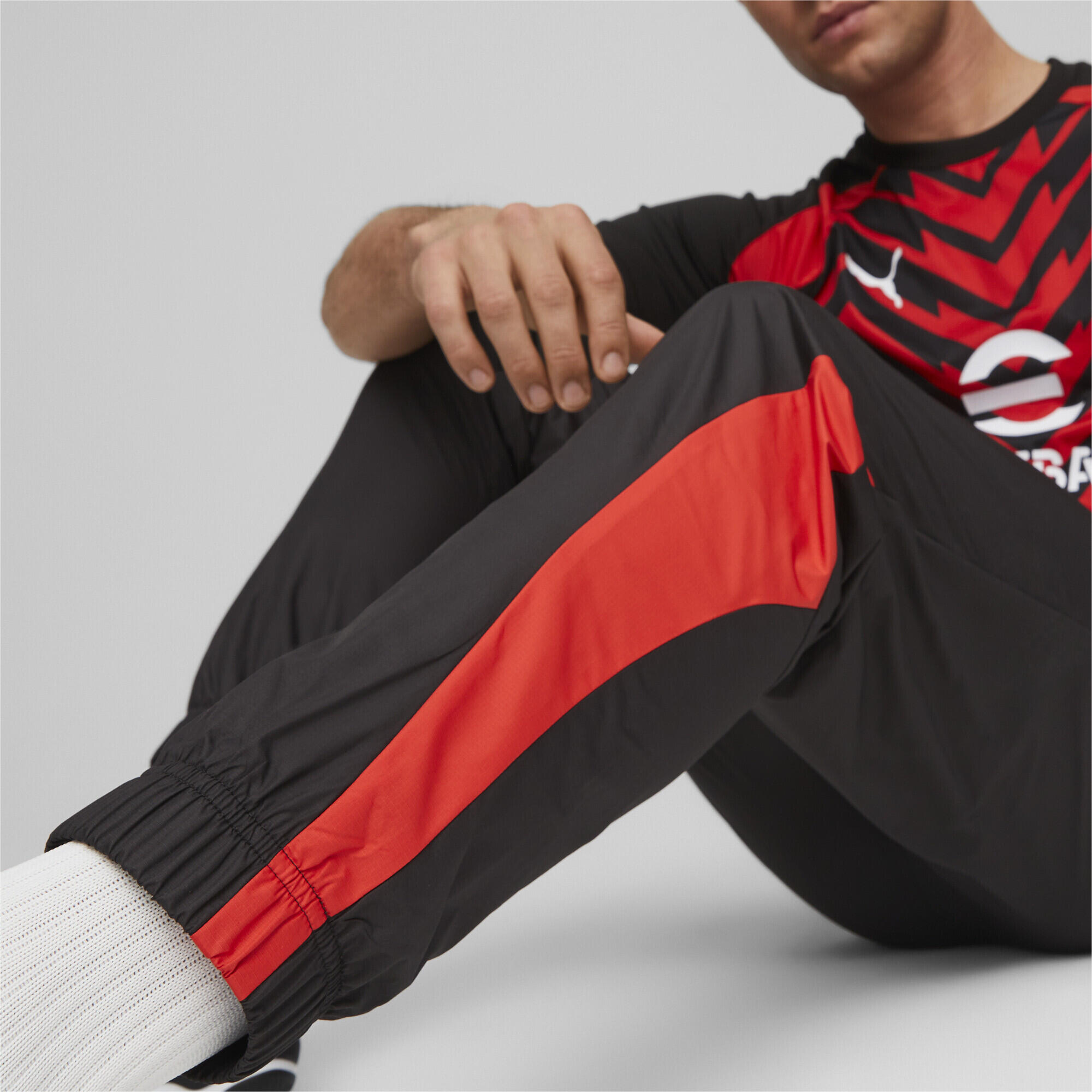 Pantalones de fútbol AC Milan tejidos prepartido PUMA Black For All Time Red 4/6