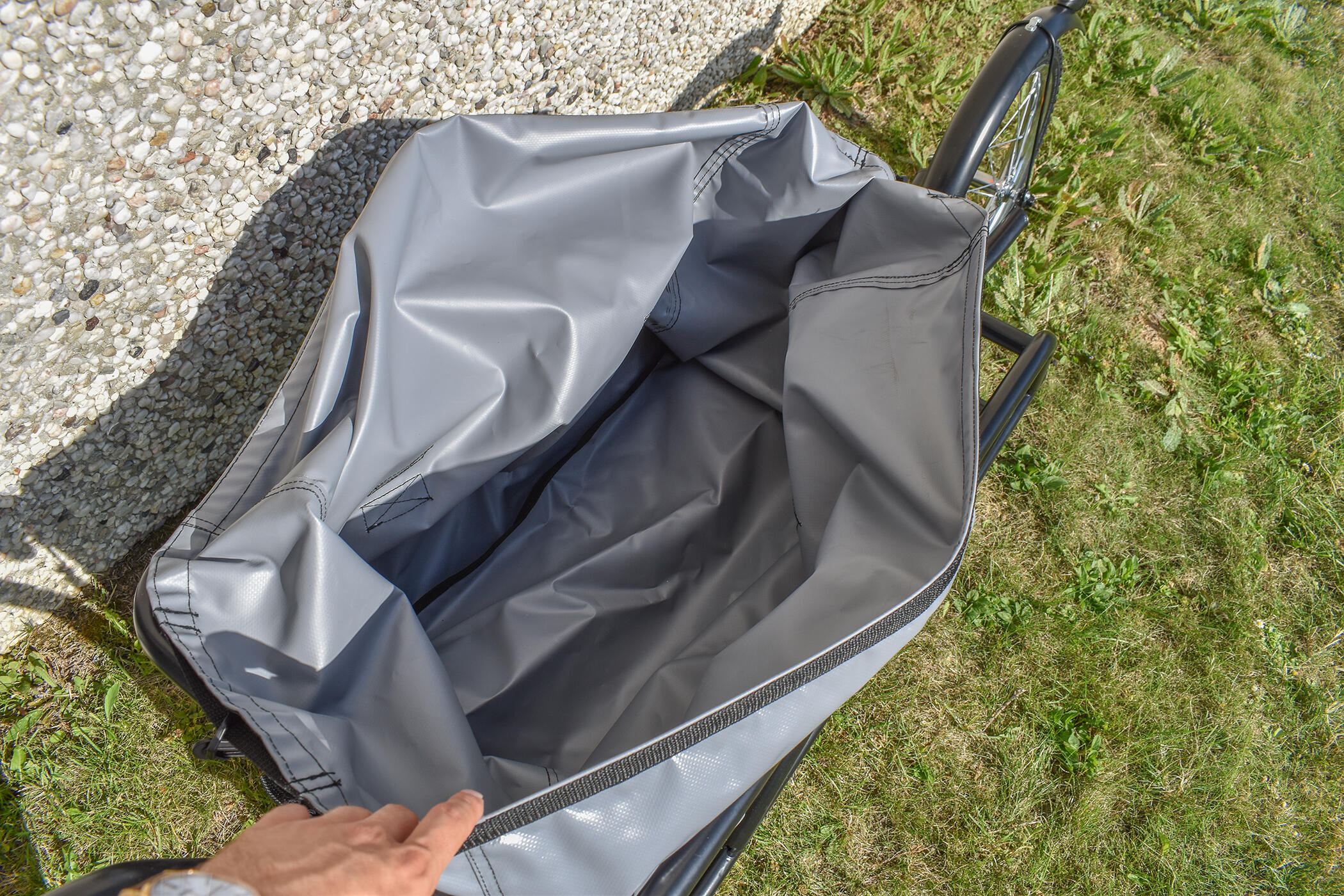 Remorque vélo mono-roue avec sac et amortisseur 6/7