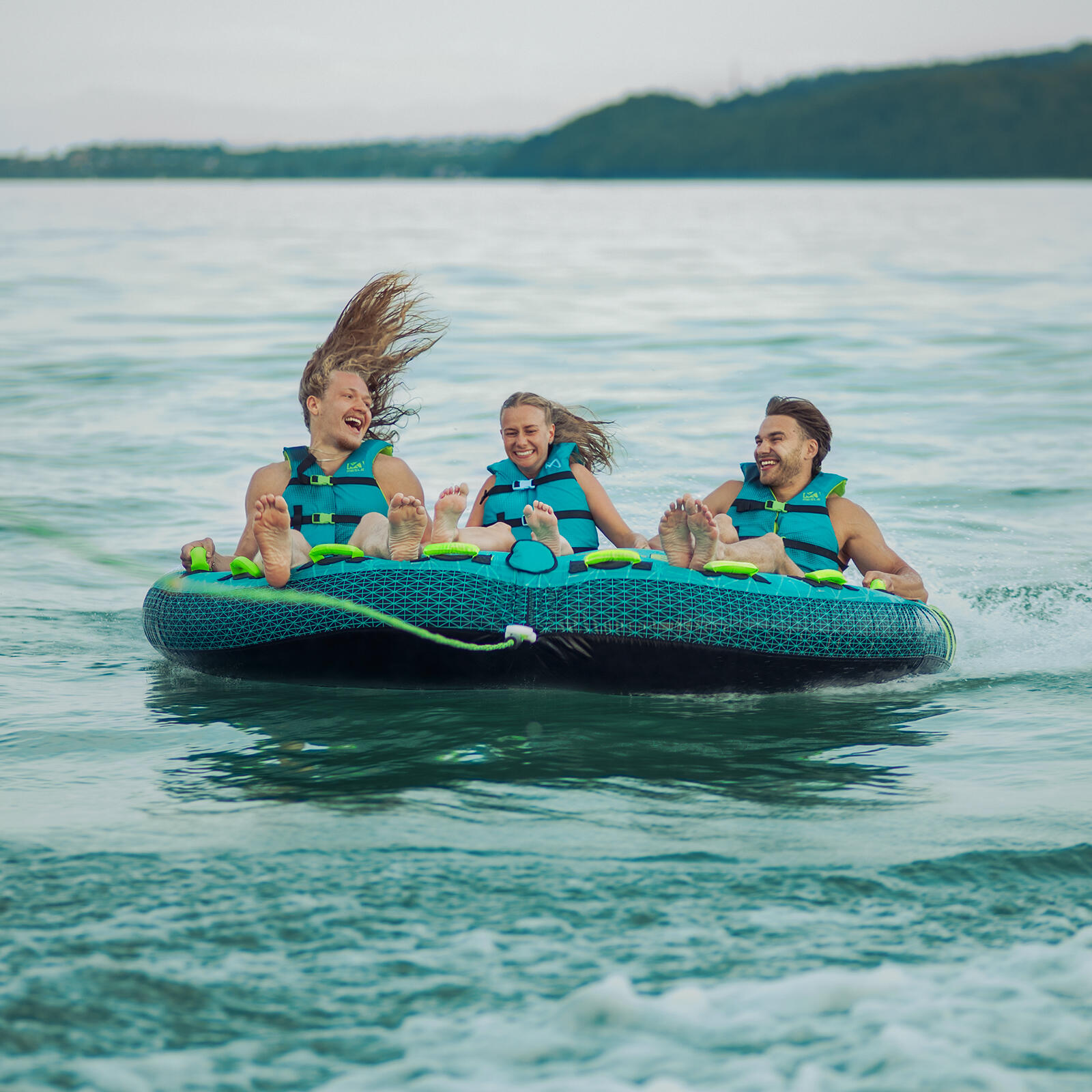 Bouée Tractée Gravity 2 - 3 Personnes Gonflable Bateau & Jet Ski Nautique 3/5