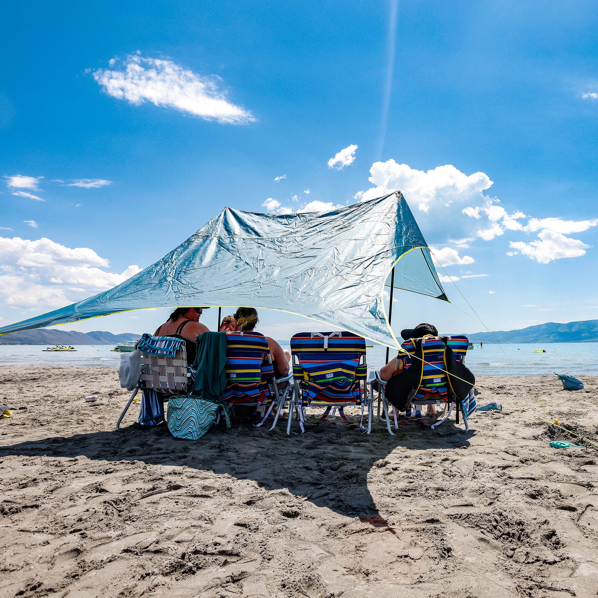 Grand Trunk ShadeCaster 4 Person Sunshade 4/4