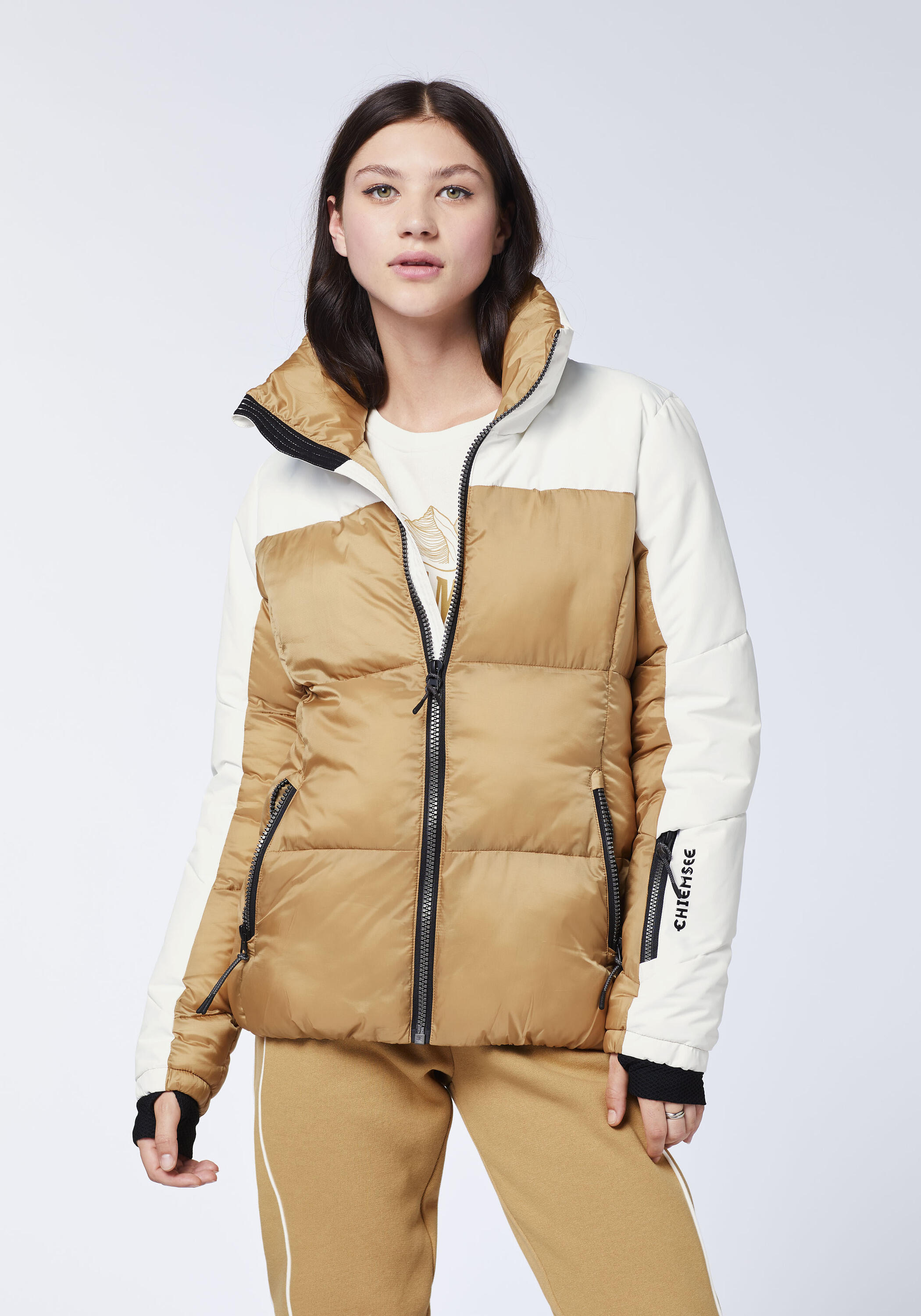 Skijacke im stylishen Stepp-Look 3/7
