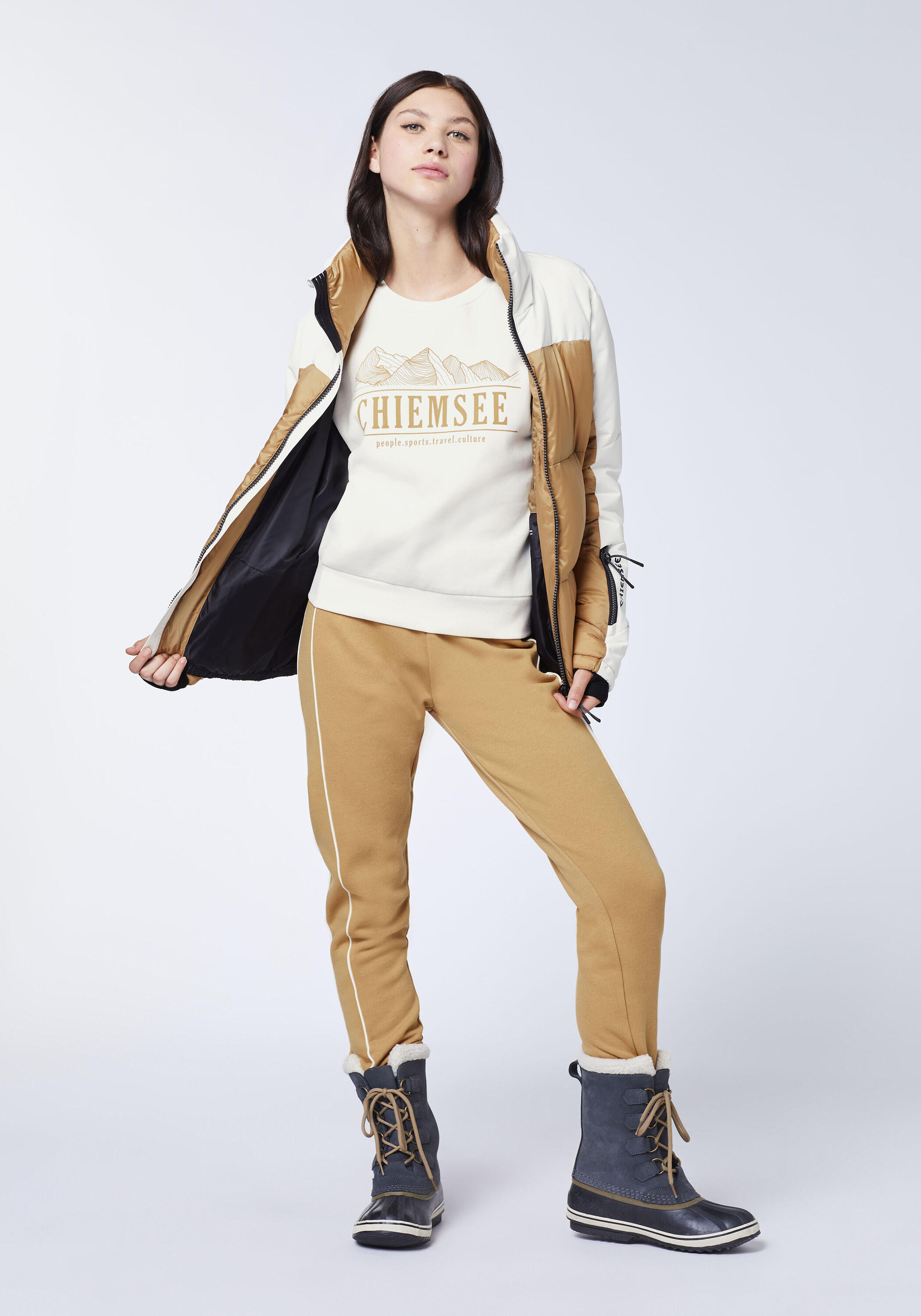 Skijacke im stylishen Stepp-Look 5/7