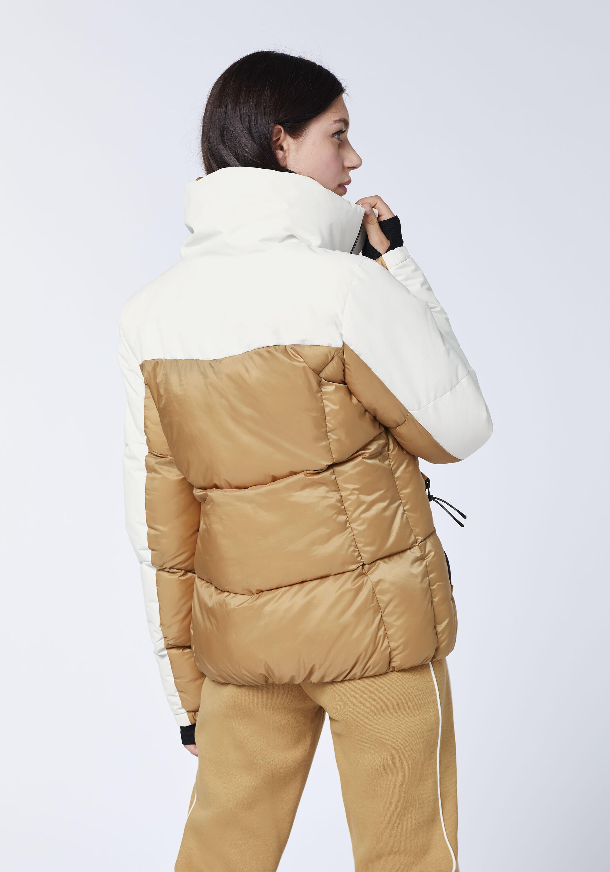 Skijacke im stylishen Stepp-Look 4/7