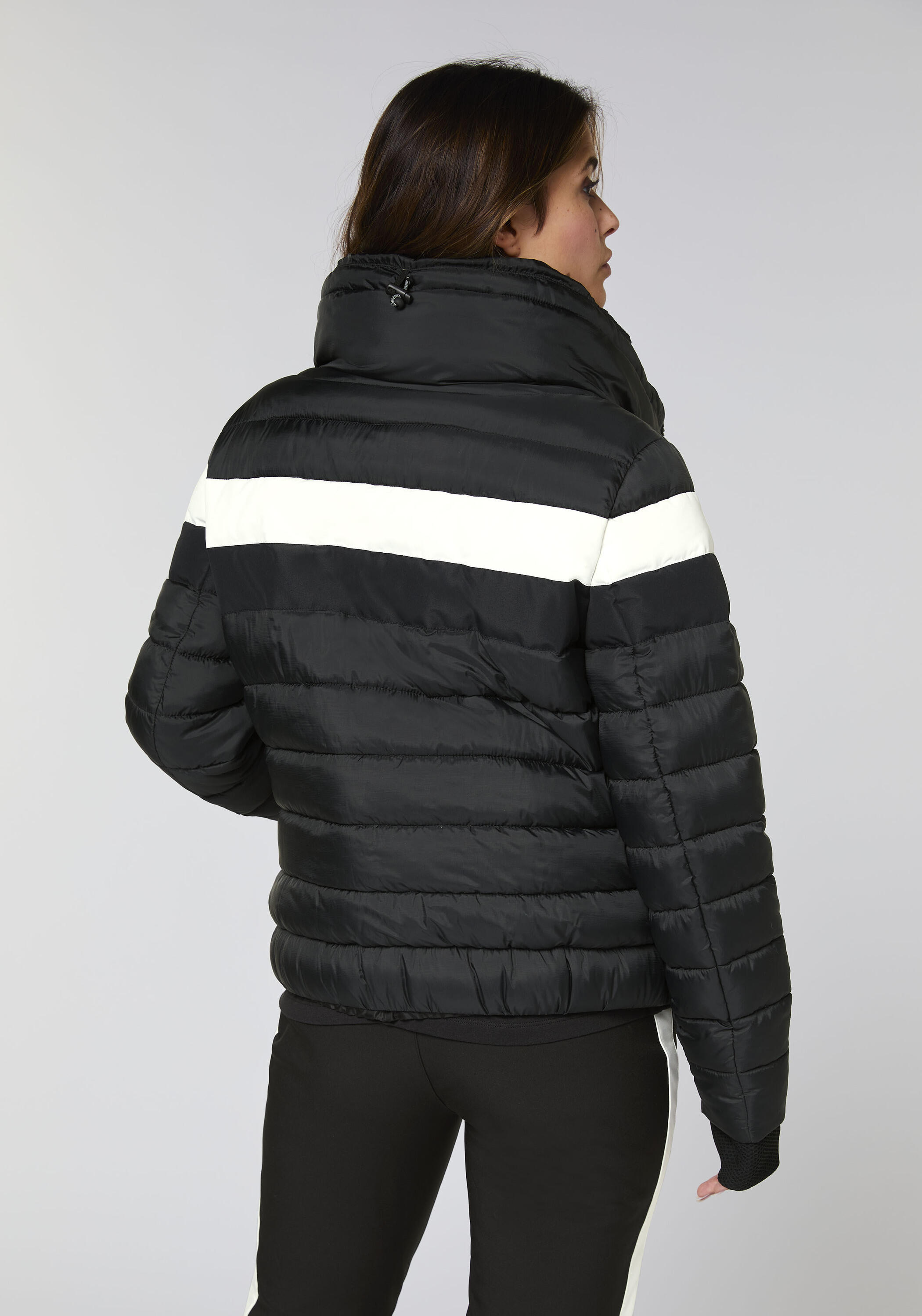 Skijacke im Stepp-Look mit Kontraststreifen 6/7