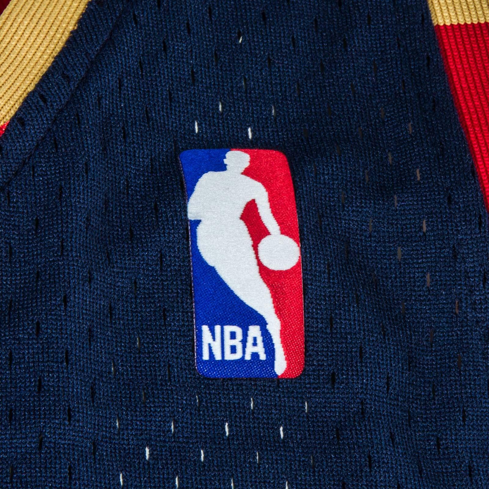 Camiseta de baloncesto Mitchell & ness modelo SMJYGS18156-CCANAVYO8L para hombre 4/5