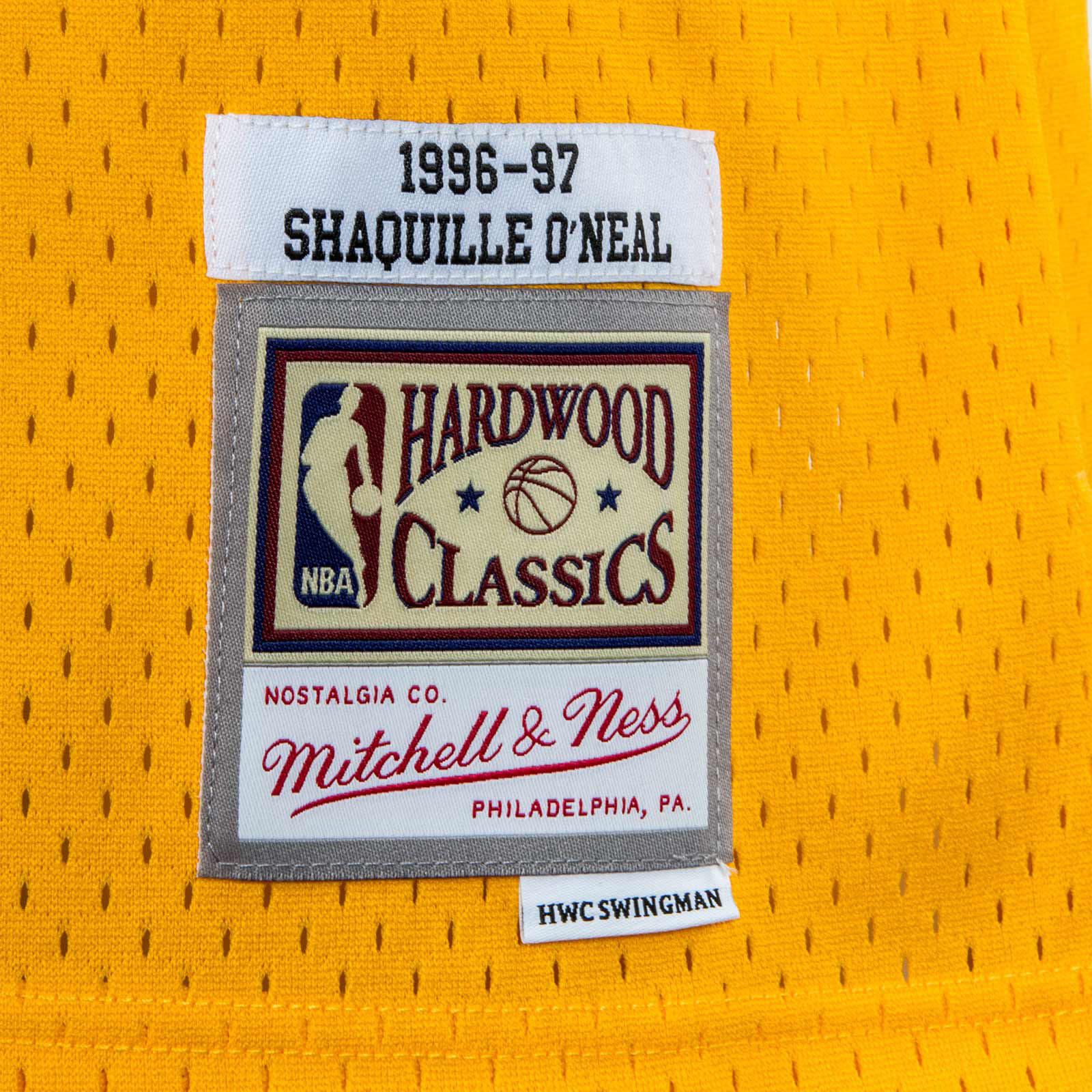 Camiseta regata Mitchell & ness modelo SMJYGS18177-LALLTGD96SON para homem 4/4