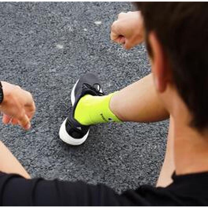 Chaussettes de course à pied JAUNE FLUO