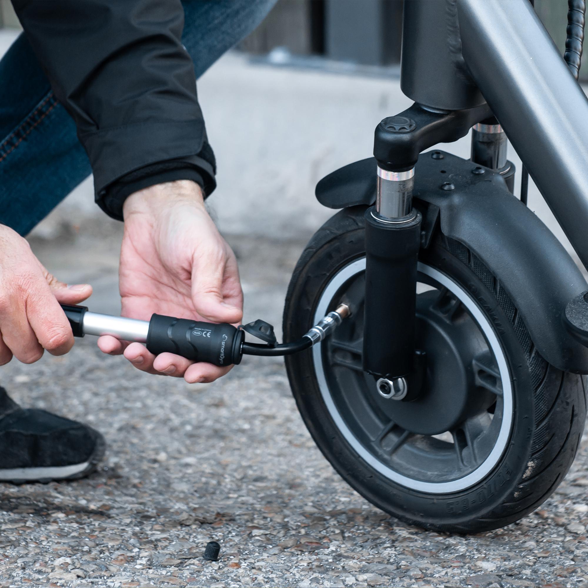 Mini Bomba Manual smartGyro para Patinetes y Bicicletas 2/7