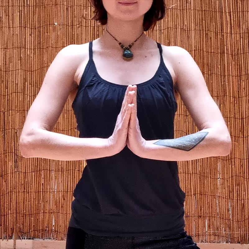 Haut yoga femme bio zen-lifestyle, ample, longueur libre, soutien intégré  ACHAMANA