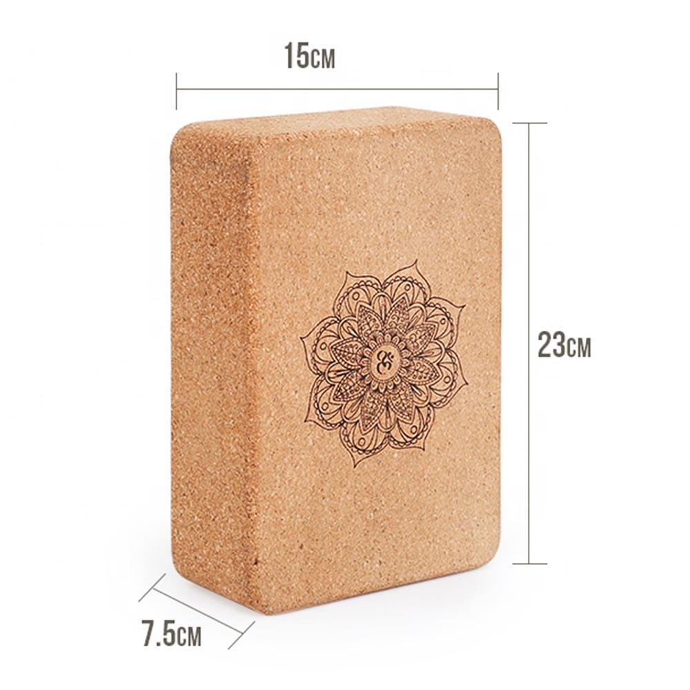 Yoga blok in kurk 7,5 x 15 x 23 cm afgeronde hoeken Gegraveerde Mandala Om 2/5